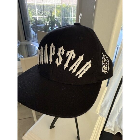 Trapstar Irongate Logo Cap Hat US Seller Skull Black White Made in USA Snap Back - Picture 6 of 9
